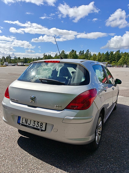 Peugeot 308 3 of 12