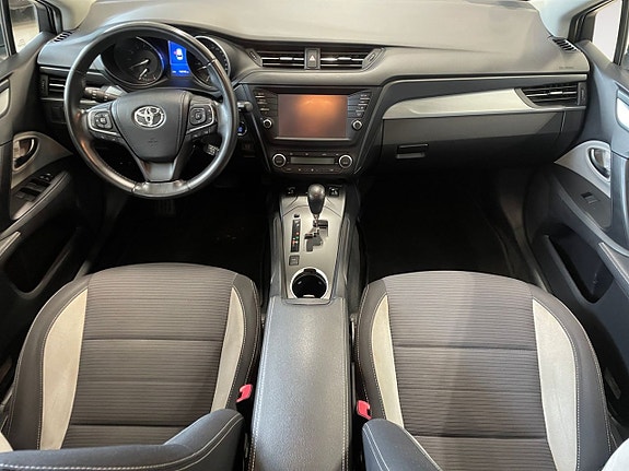 Toyota Avensis 10 of 22