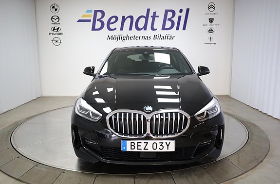 BMW 120 2 of 27