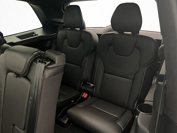 Volvo XC90 17 of 30