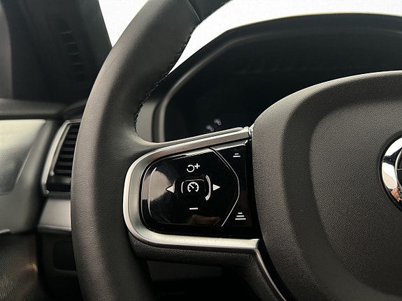 Volvo XC90 29 of 30