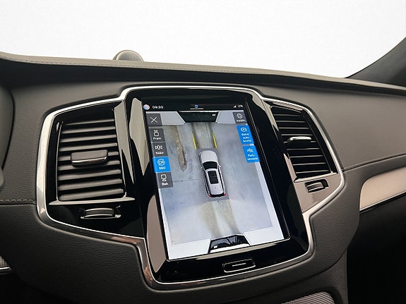 Volvo XC90 19 of 30
