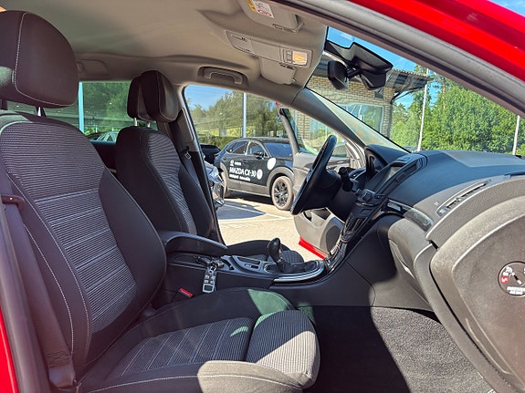 Opel Insignia 14 of 24