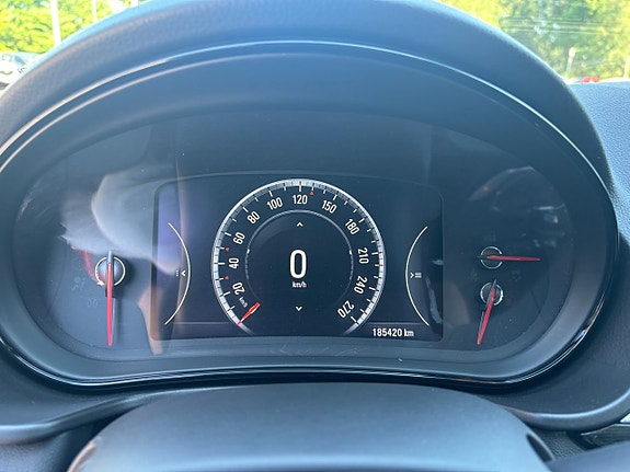 Opel Insignia 19 of 24