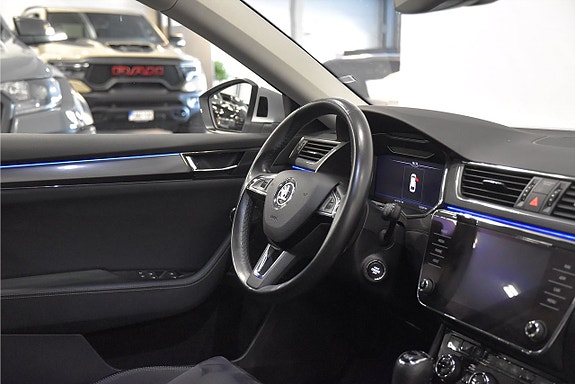 Skoda Superb Scout 9 of 27