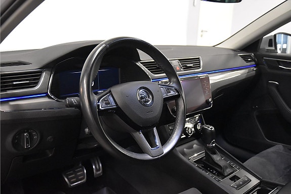 Skoda Superb Scout 8 of 27