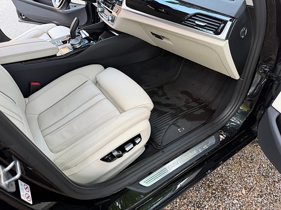 BMW 520i 13 of 22