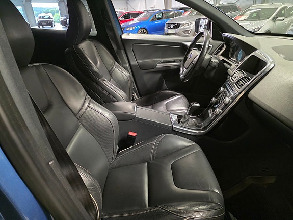 Volvo XC60 8 of 14