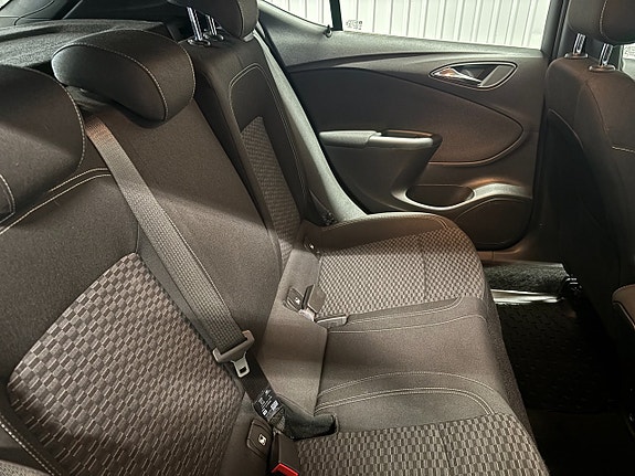 Opel Astra 11 of 16