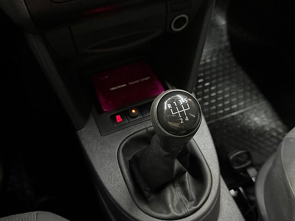 Volkswagen Caddy 11 of 12
