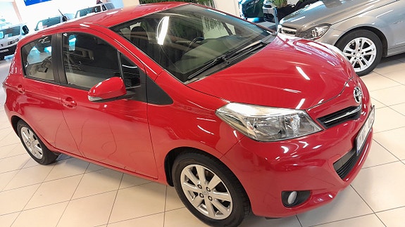 Toyota Yaris 12 of 12