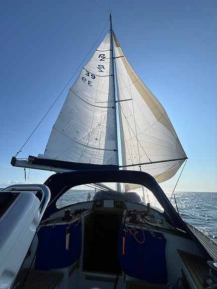 Välvårdad och välutrustad segelbåt 10 of 12