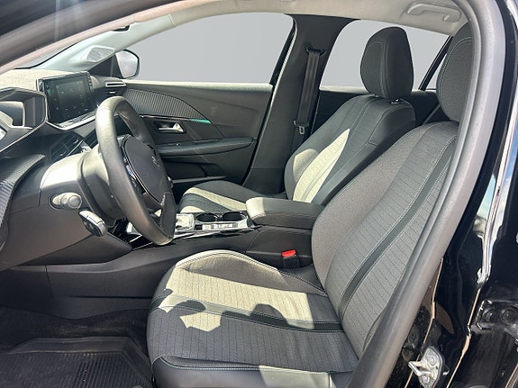 Peugeot 208 8 of 15