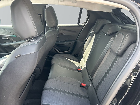 Peugeot 208 10 of 15