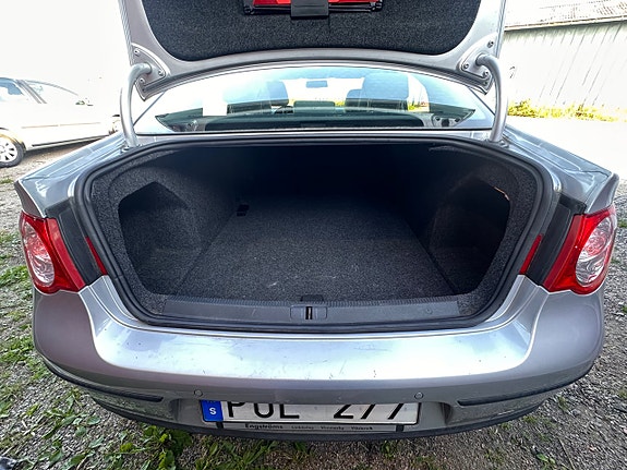 Volkswagen Passat 15 of 16