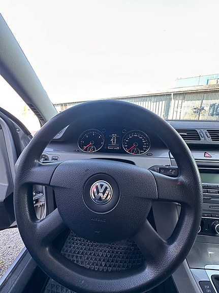 Volkswagen Passat 11 of 16