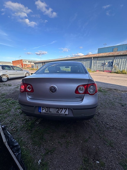 Volkswagen Passat 16 of 16