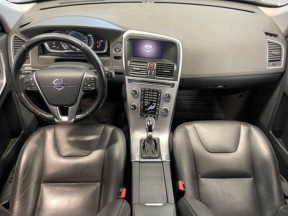 Volvo XC60 12 of 21