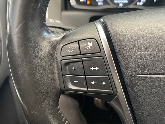 Volvo XC60 19 of 21