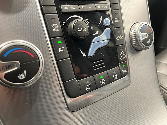 Volvo XC60 17 of 21
