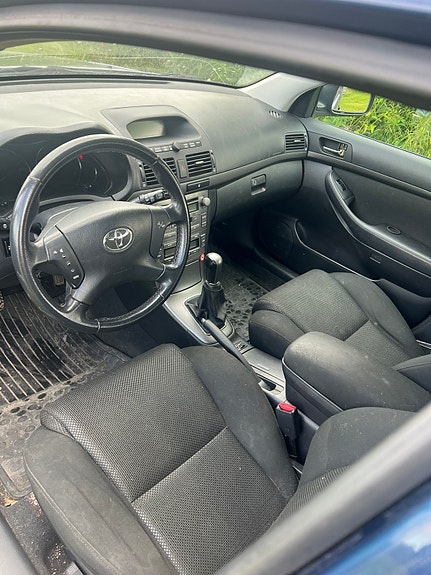 Toyota Avensis 3 of 4