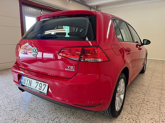 Volkswagen Golf VII 4 of 9