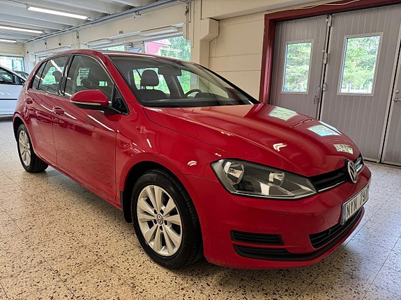 Volkswagen Golf VII 2 of 9