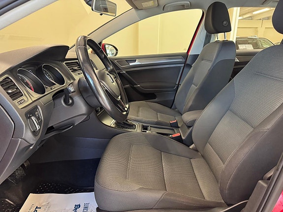 Volkswagen Golf VII 6 of 9