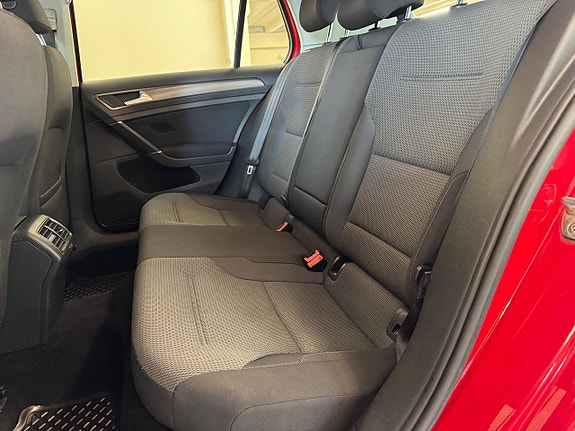 Volkswagen Golf VII 8 of 9
