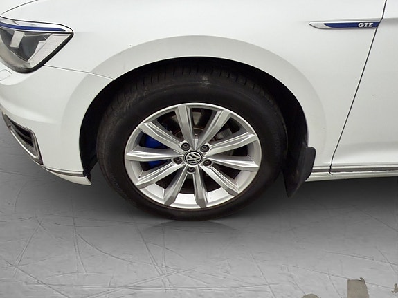 Volkswagen Passat 29 of 30