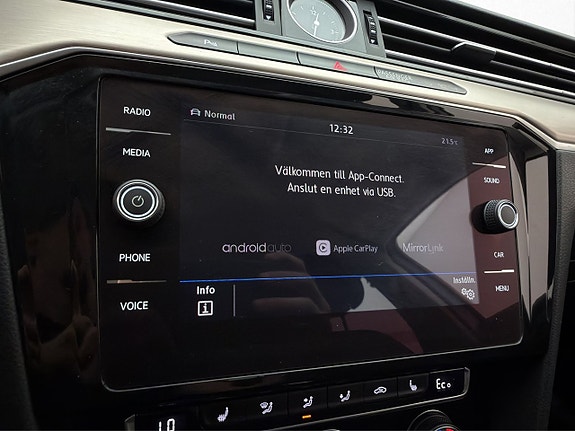 Volkswagen Passat 20 of 30