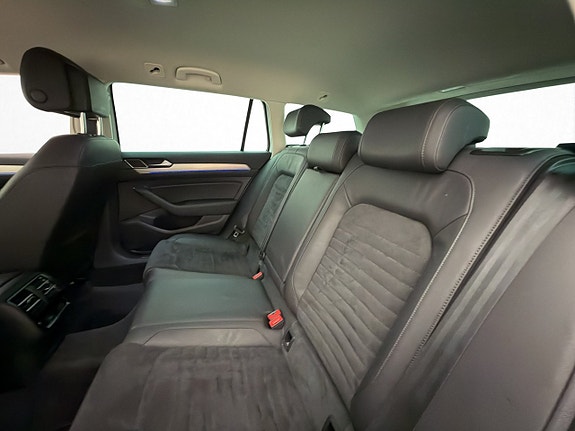 Volkswagen Passat 27 of 30