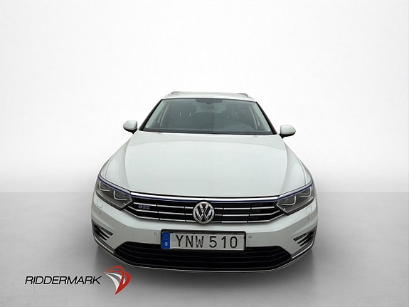 Volkswagen Passat 2 of 30
