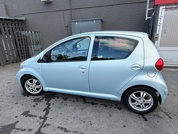 Toyota Aygo 6 of 10
