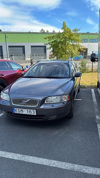 Volvo V70 2 of 2