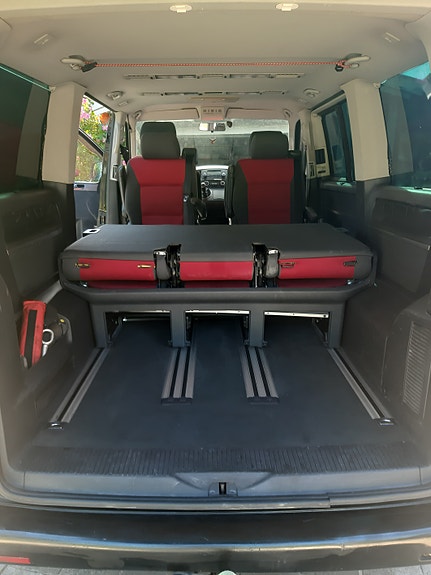 Volkswagen Multivan 2 of 5