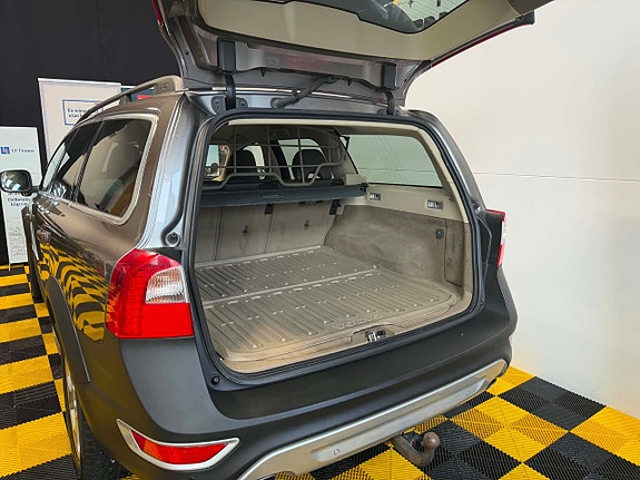 Volvo XC70 13 of 30