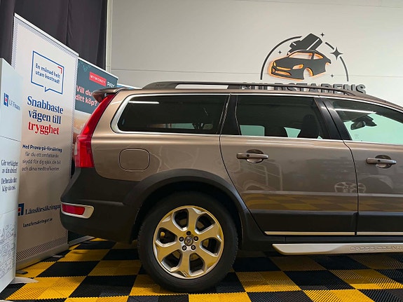Volvo XC70 12 of 30