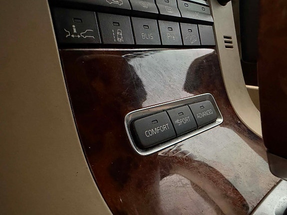 Volvo XC70 27 of 30