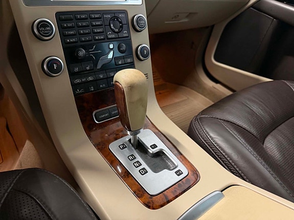 Volvo XC70 25 of 30