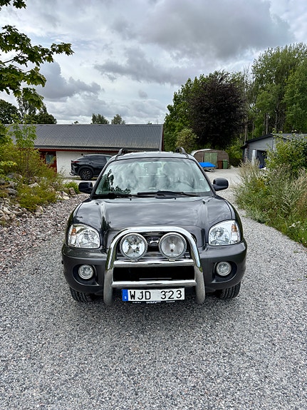 Hyundai Santa Fe 2 of 13