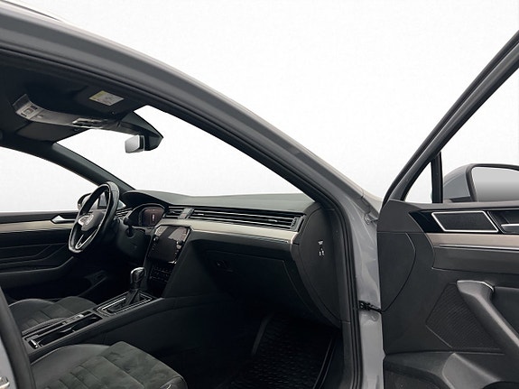 Volkswagen Passat 26 of 30