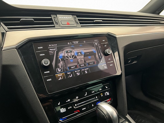 Volkswagen Passat 19 of 30