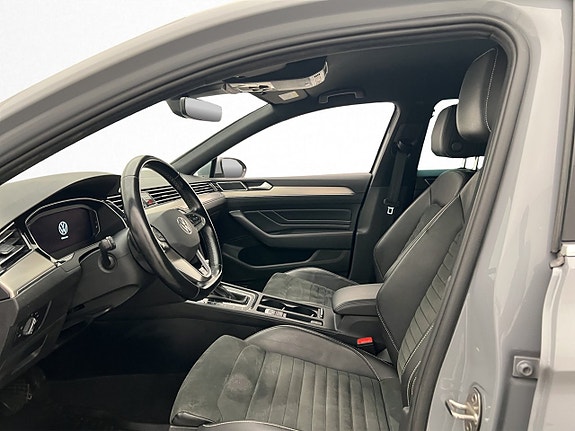 Volkswagen Passat 12 of 30
