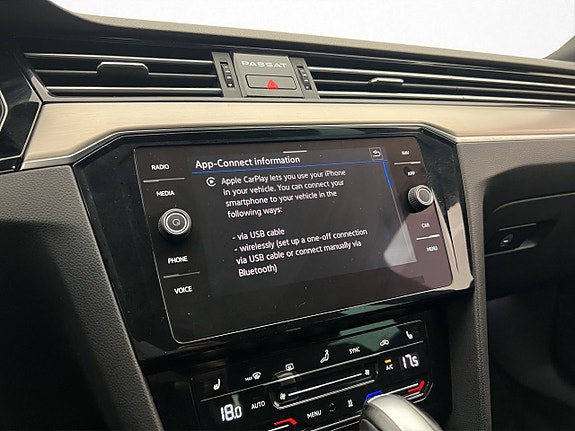 Volkswagen Passat 18 of 30
