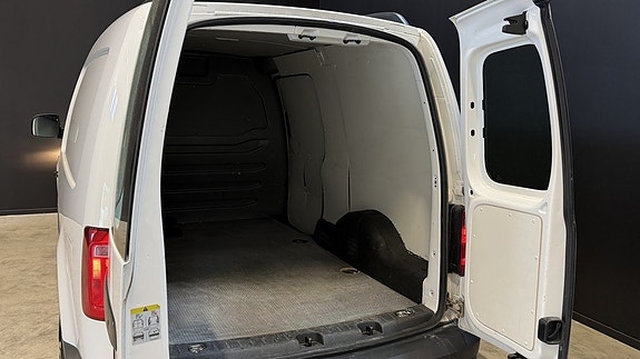 Volkswagen Caddy Maxi 24 of 24