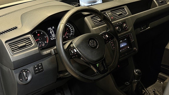 Volkswagen Caddy Maxi 16 of 24