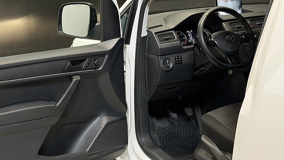 Volkswagen Caddy Maxi 13 of 24