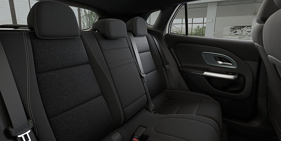 Mercedes-Benz GLA250 7 of 8