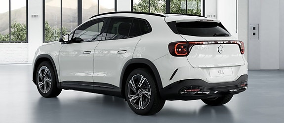 Mercedes-Benz GLA250 3 of 8